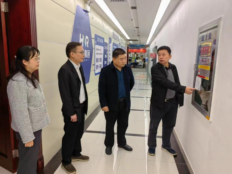 b70389c4f2cf414e9afb1d06404e4b0c